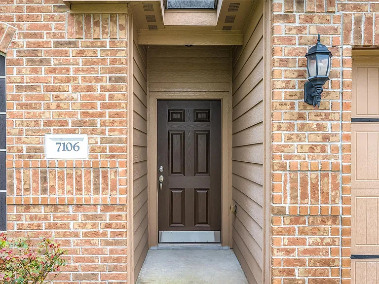 7106 Montclair Peak Ln — Photo 4