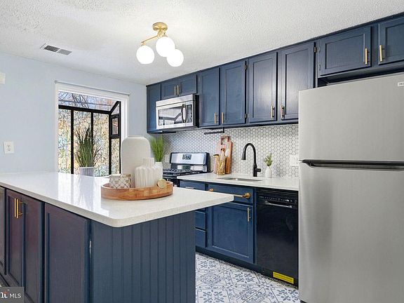 2nd image of 1783 Village Green Dr Unit Y-89