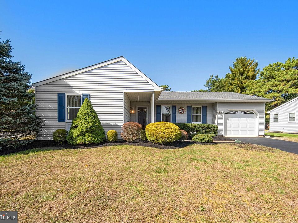 1st image of 26 Penwood Dr