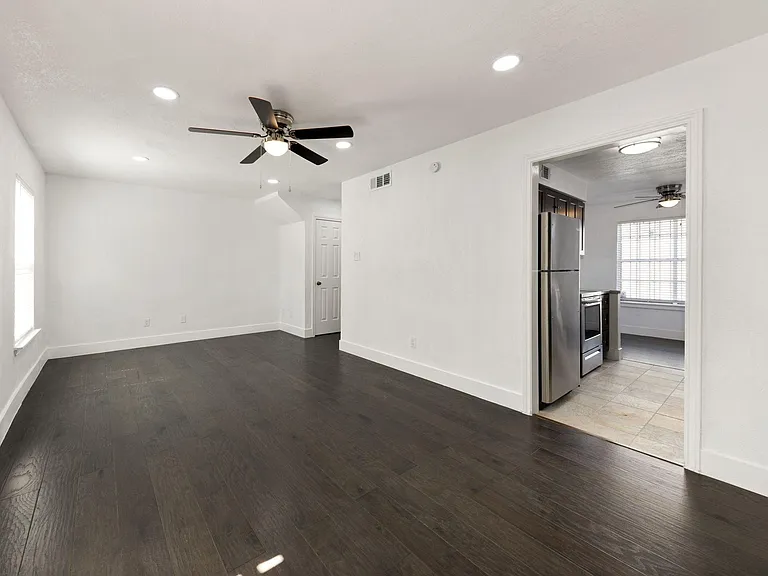 4624 San Jacinto St #D — Photo 9