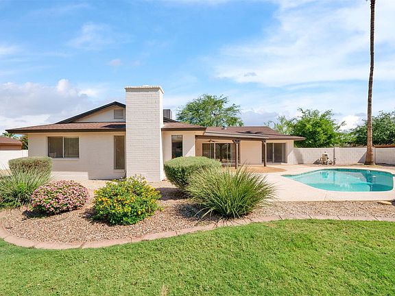 4th image of 5827 E Ludlow Dr