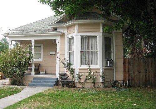 1st image of 622 E Badillo St