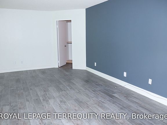 3rd image of 250 Manitoba St Penthouse 838