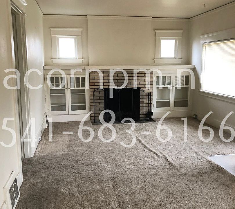 2nd image of 1615 NE Ainsworth St