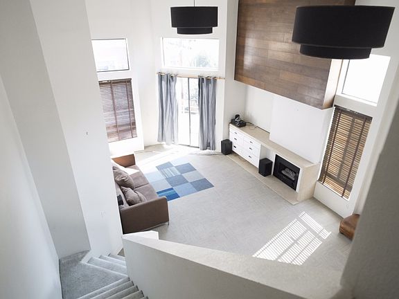 5th image of 13920 Moorpark St APT 301