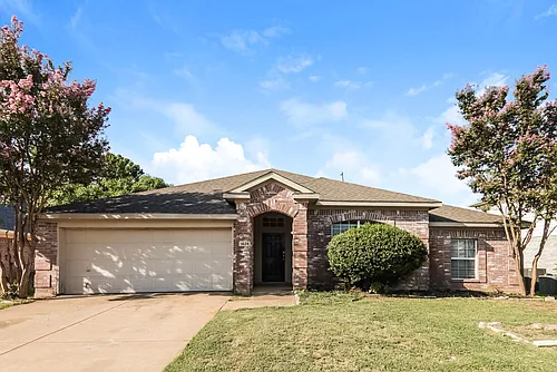 1626 Redwood Dr Photo 1
