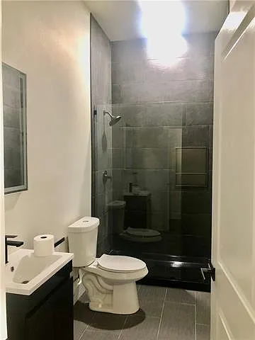 2 bed, 2.0 bath, 806 sqft, $2,000 — Photo 4