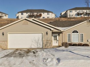 4511 Meadow Lakes Dr NW, Rochester, MN 55901