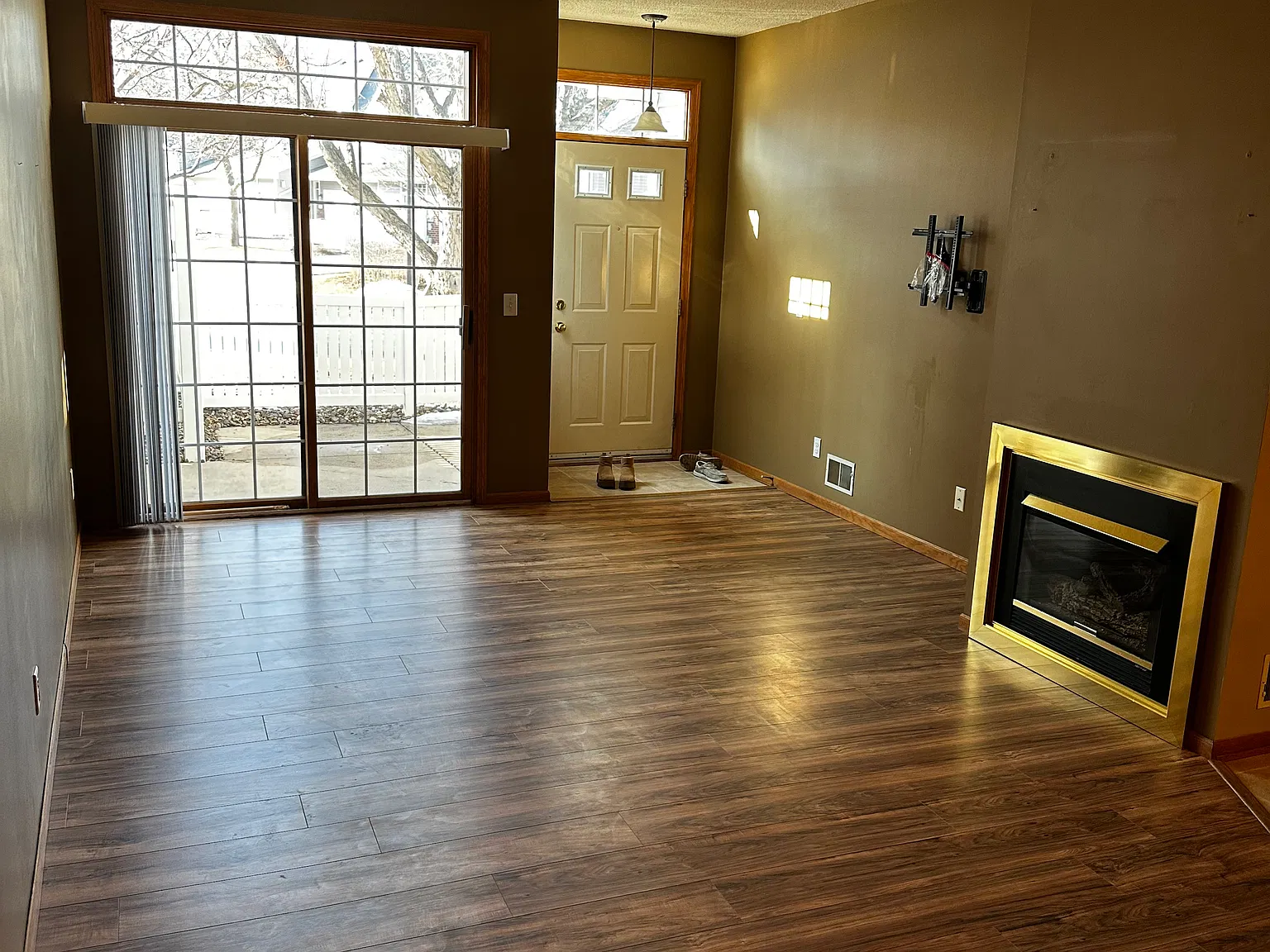 2 bed, 1165 sqft, $2,100 — Photo 4
