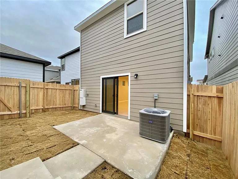 1701 Yaupon Grove Ln — Photo 25