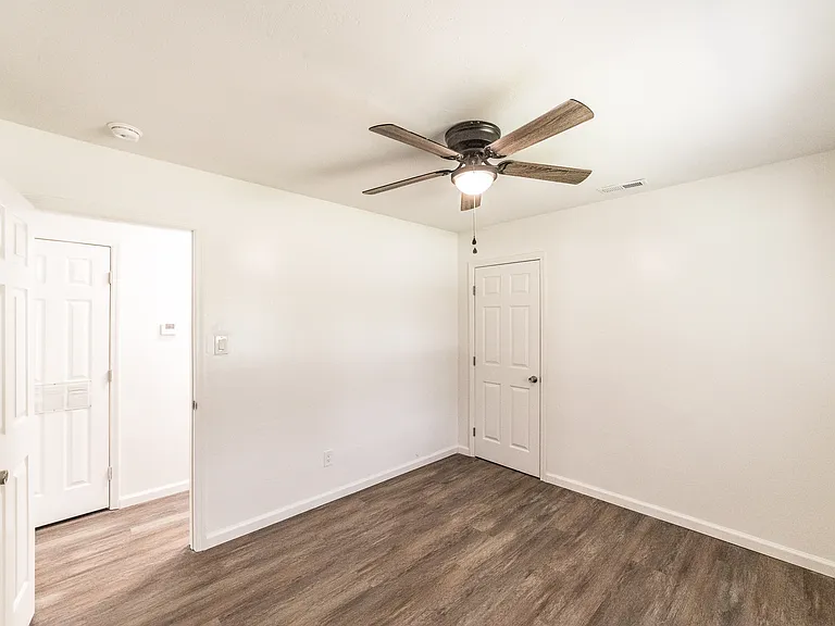 2239 Norwood Dr NW — Photo 12