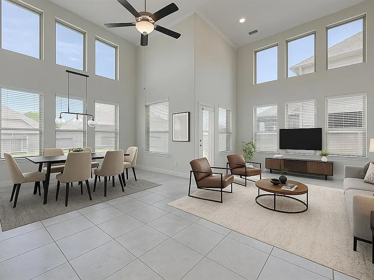 6710 Gallinas Way — Photo 7
