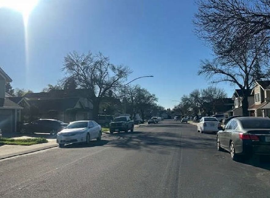 Exterior Neighborhood (street photo)