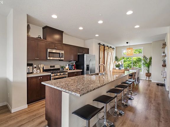 All stainless steel appliances included!