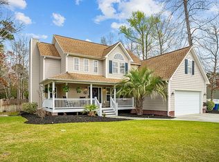 330 Osprey Point Dr, Sneads Ferry, NC 28460