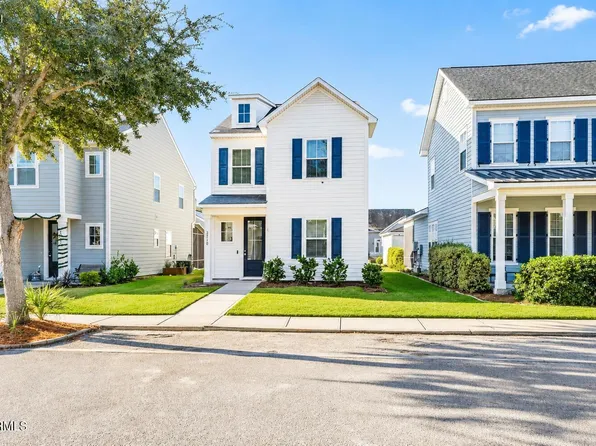 2710 Bluestem Dr, Beaufort, SC 29902