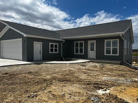 4th image of 812 Lakeview Ln