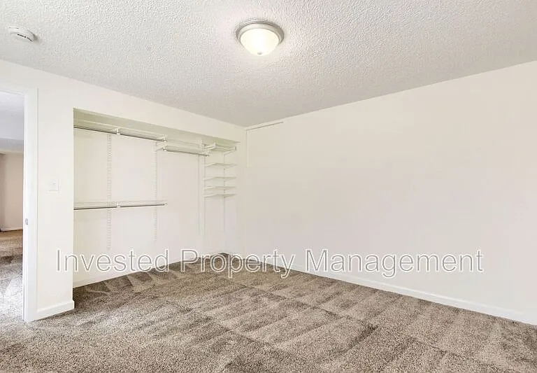 7956 S Vincennes Way — Photo 17