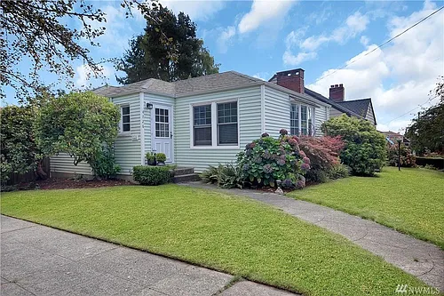 4726 36th Ave NE Photo 1 4726 36th Ave NE Photo 1