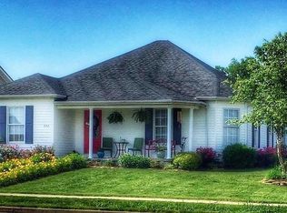 326 Village Dr, Berea, KY 40403