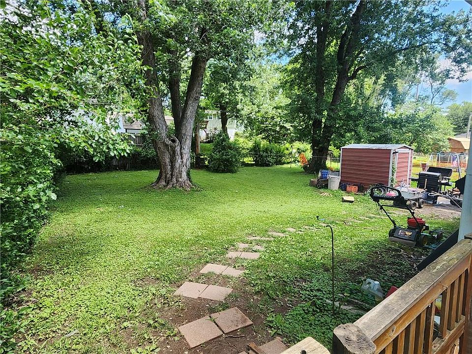 2nd image of 313 N Geronimo Dr
