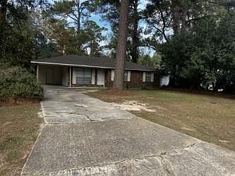 2nd image of 42106 Garden Dr
