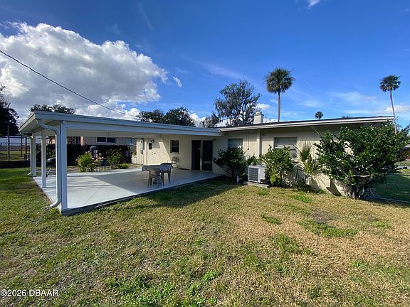 3rd image of 1113 Clearwater Rd