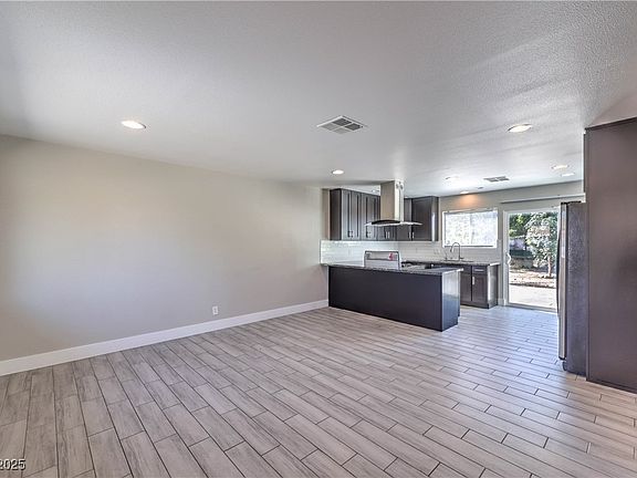 5th image of 4108 Montebello Ave