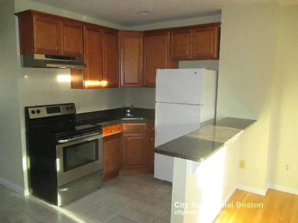 286 W 3rd St APT 3, Boston, MA 02127