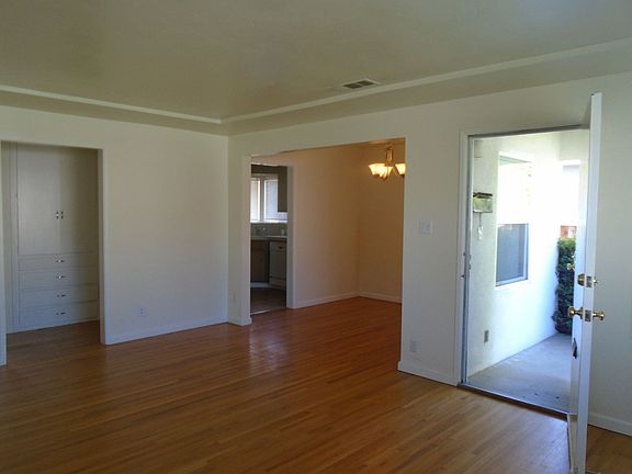 3rd image of 2714 Cedar St