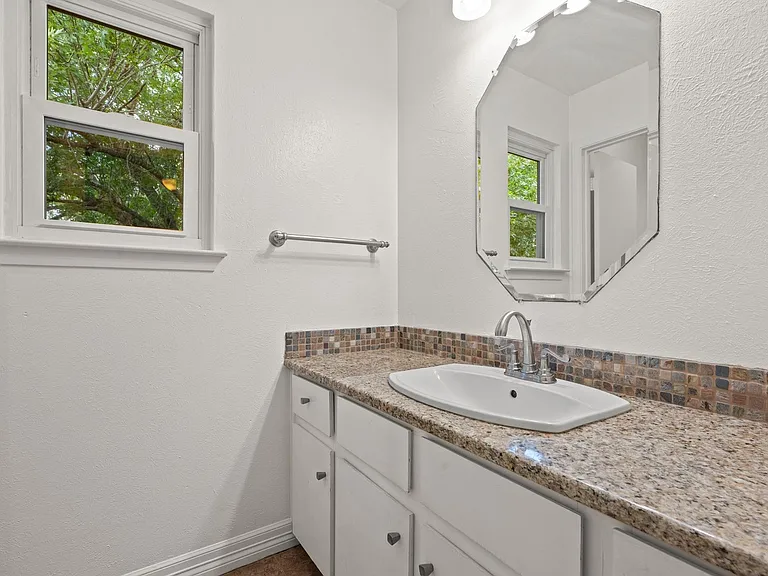 11811 Carshalton Dr — Photo 20