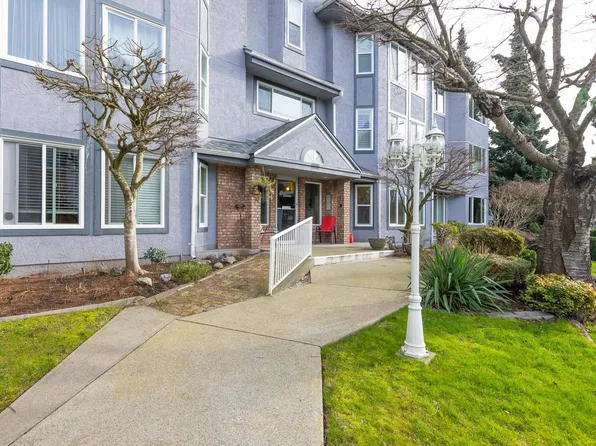 1378 Fir St #203, White Rock, BC V4B 4B2