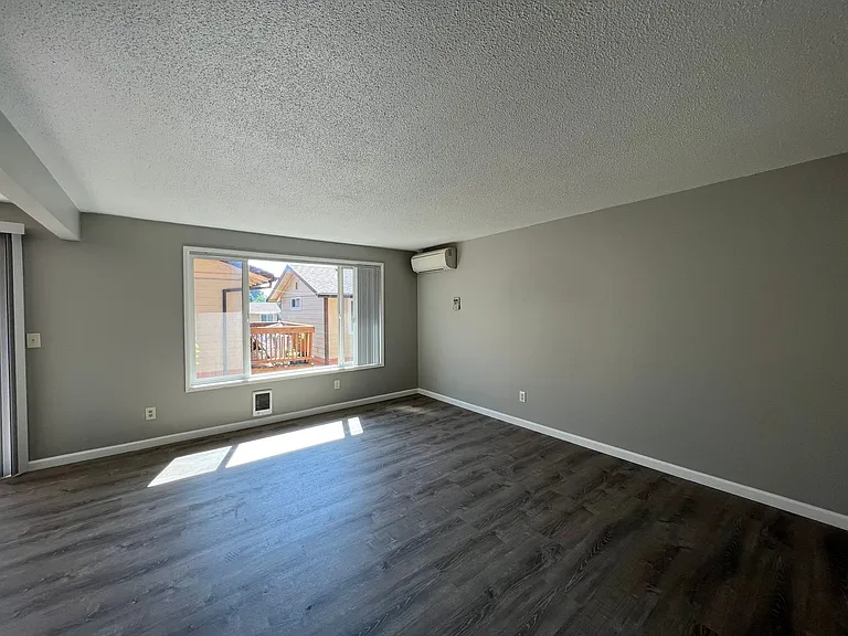 621 NE 162nd Ave #1-22 — Photo 2