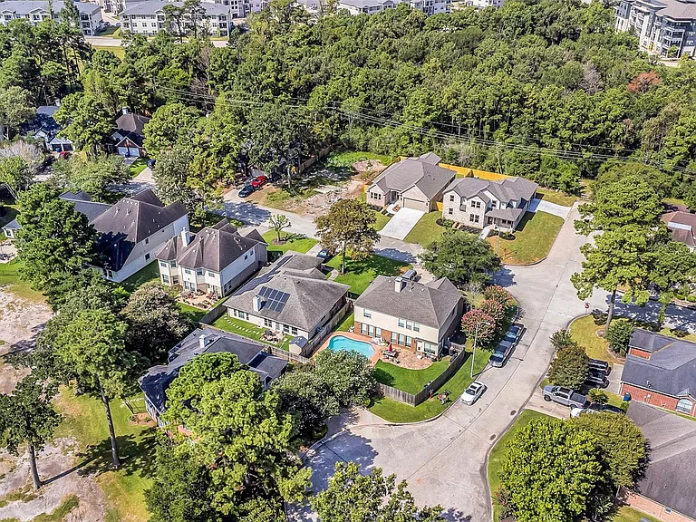 18219 Polo Meadow Dr — Photo 48