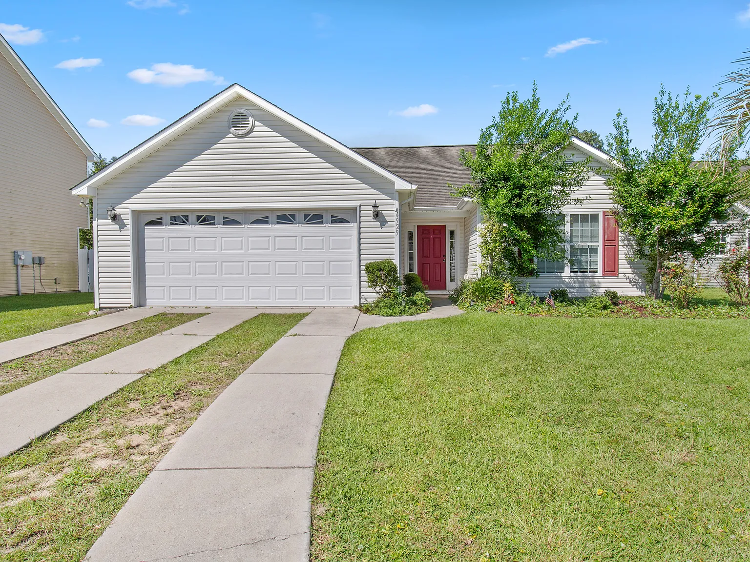3 bed, 2.5 bath, 1712 sqft, $2,200 — Photo 1