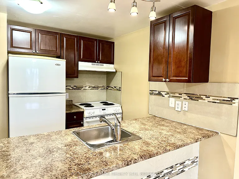 7 Riverview Blvd #105 — Photo 10