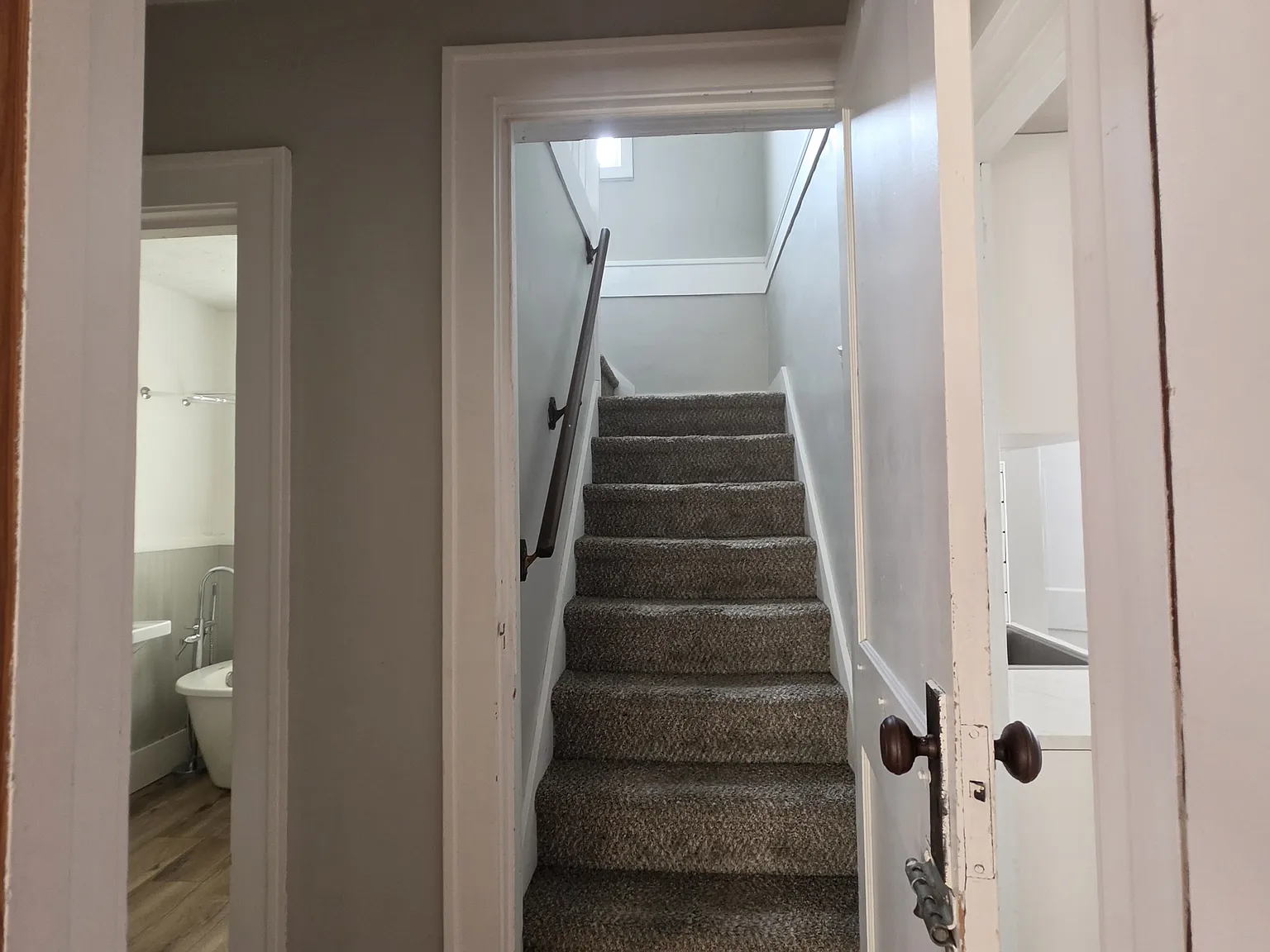 3 bed, 1600 sqft, $2,000 — Photo 1