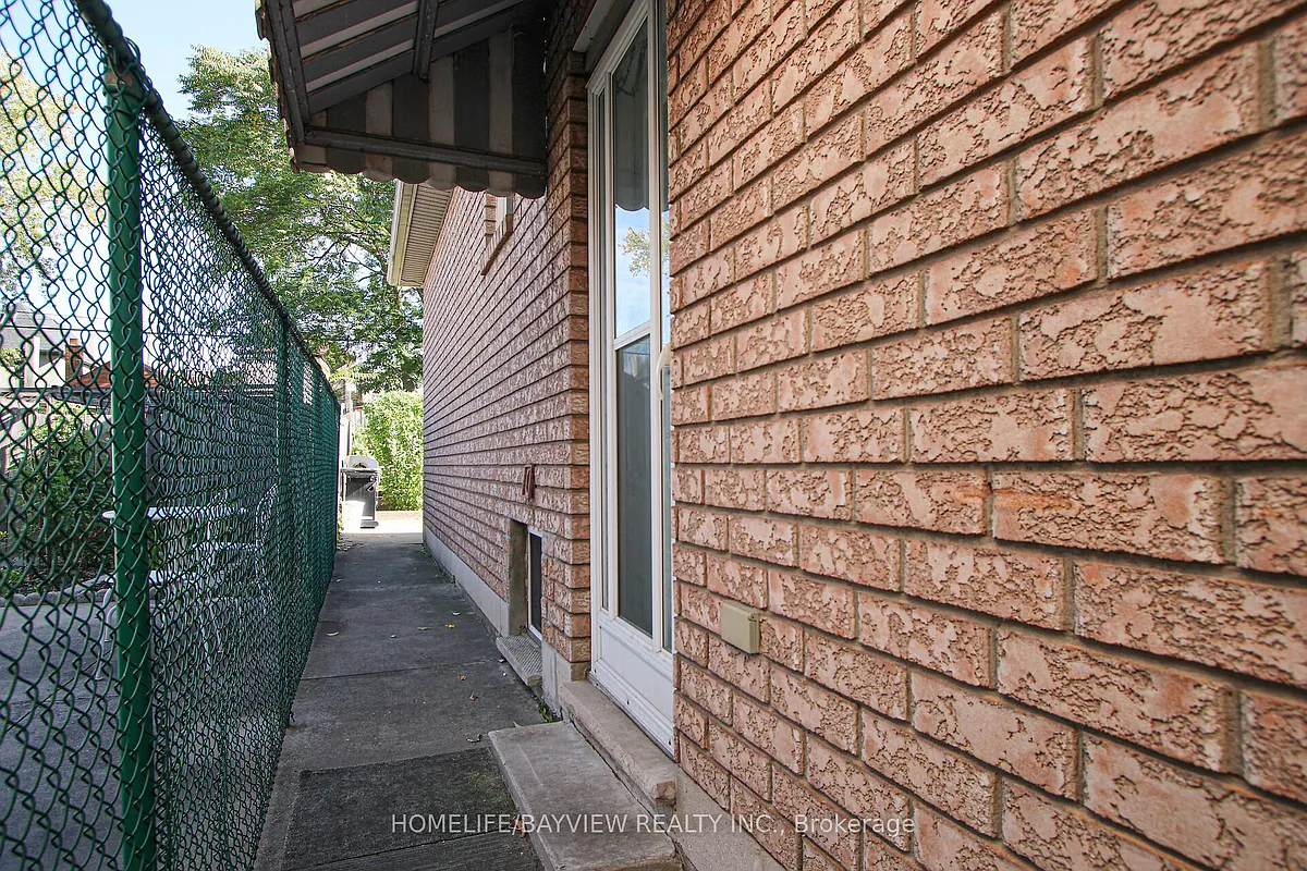 Building Photo - 128 Cathcart St #LOWER