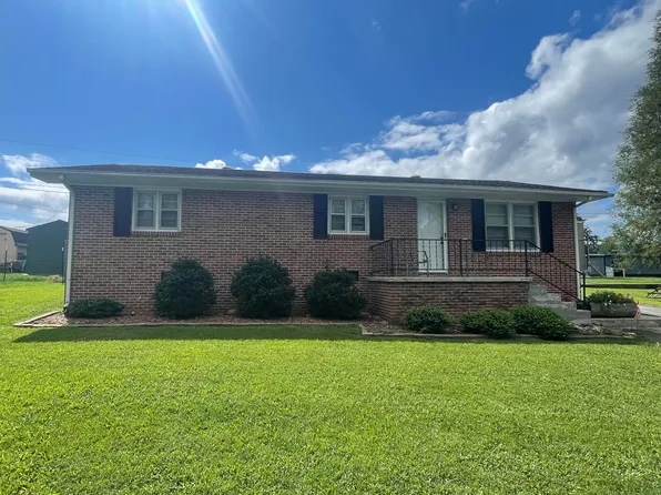 229 E Legion Cir, Pikeville, TN 37367