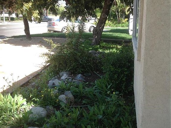 3rd image of 762 N San Antonio Ave