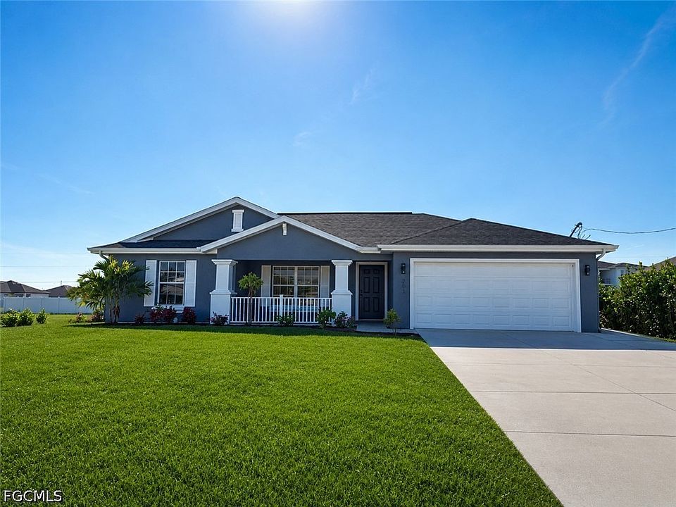 1st image of 203 Chiquita Blvd S