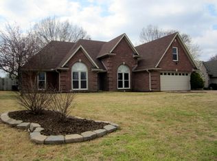 11955 Country Valley Dr, Arlington, TN 38002