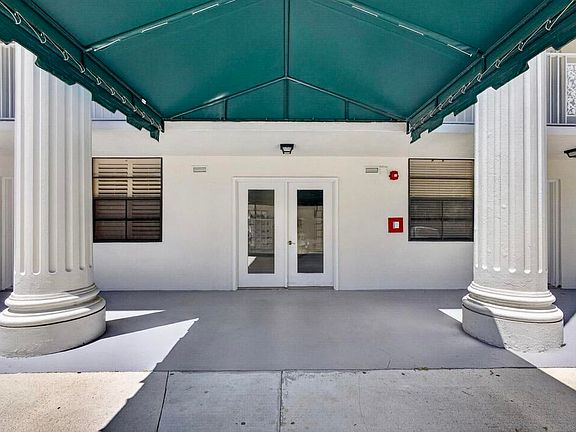 4th image of 3635 Whitehall Drive #302