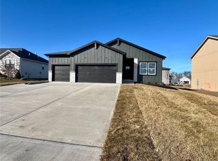 19622 Barstow St, Spring Hill, KS 66083