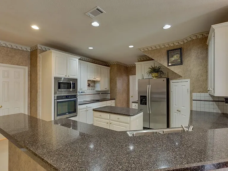 801 Steeps Ct — Photo 15