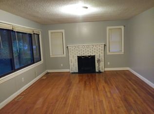 813 N Main St, Lowell, NC 28098