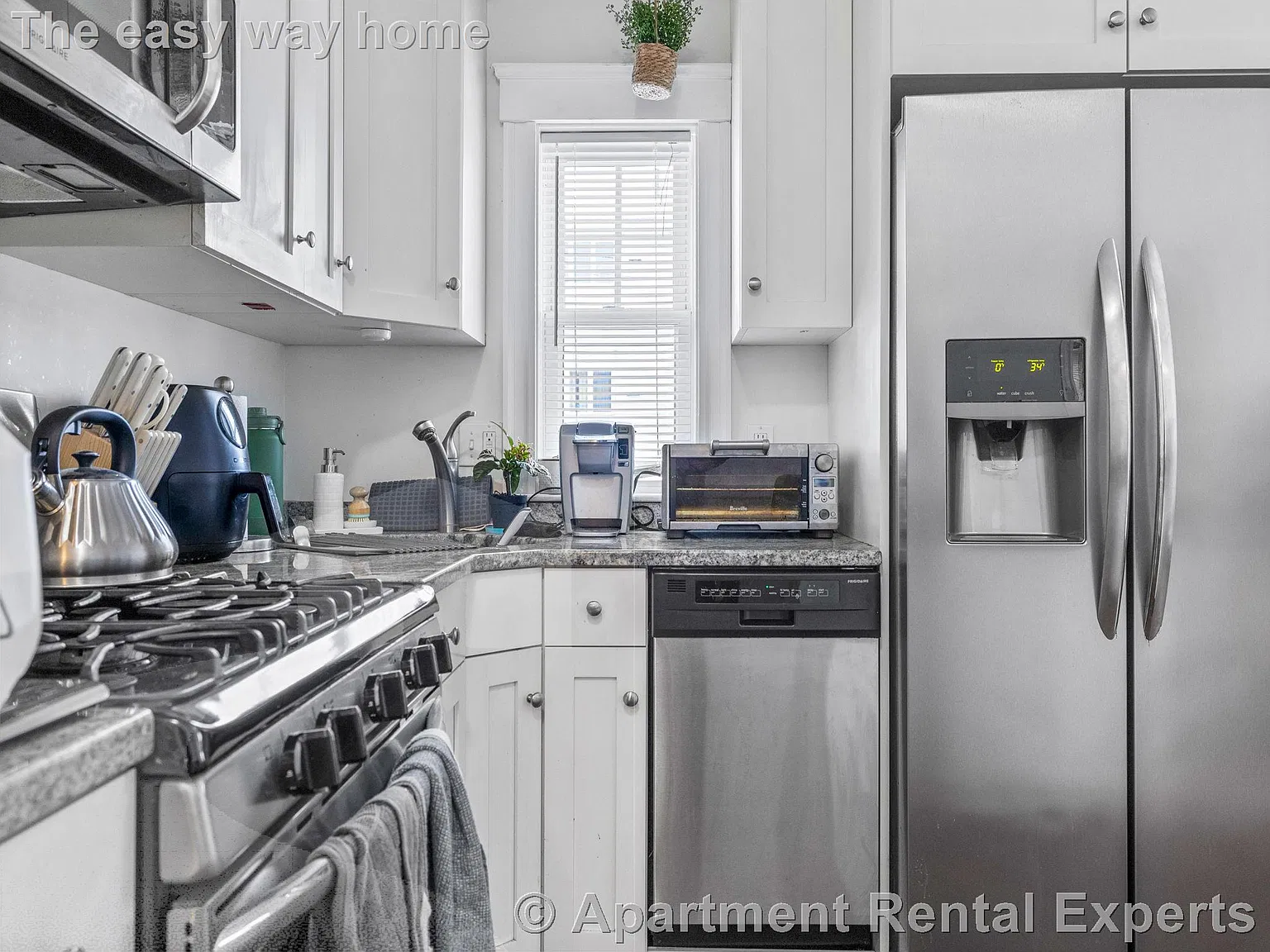 3 bed, 1300 sqft, $3,750 — Photo 3