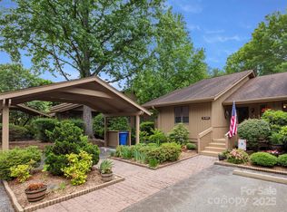 502 Spanish Oak Ln, Hendersonville, NC 28791