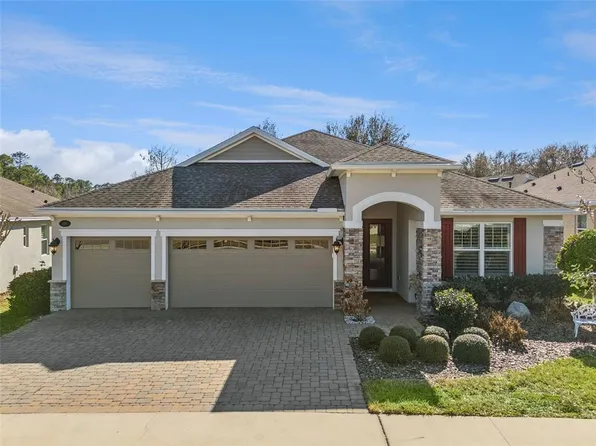 208 Avenham Dr, Deland, FL 32724