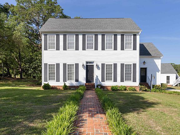 2nd image of 6023 Pickwick Rd